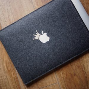 ZIP Silver Apple (with crown) - MacBook Pro 15" Touch Bar cover
